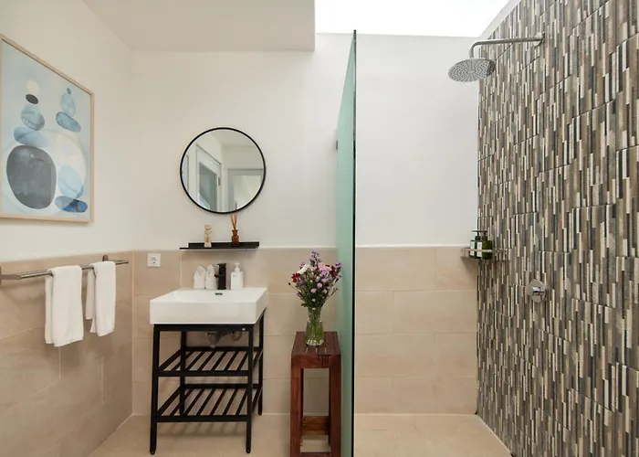 Huge Villa, 7 Bedr Pool Villa, Near & Clubs Canggu (Bali)