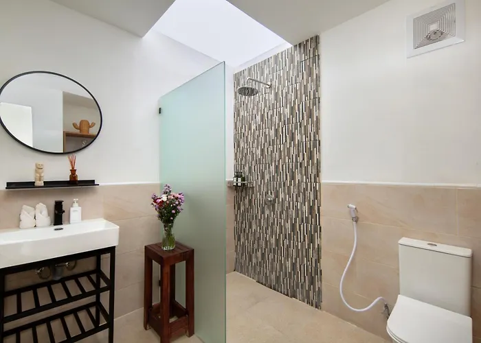 Huge Villa, 7 Bedr Pool Villa, Near & Clubs * Canggu (Bali)