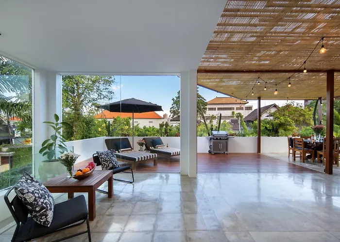 Huge Villa, 7 Bedr Pool Villa, Near & Clubs *