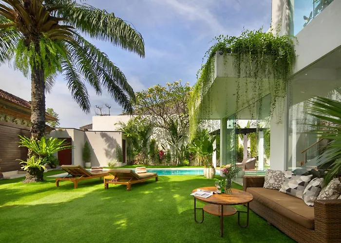 Huge Villa, 7 Bedr Pool Villa, Near & Clubs Villa