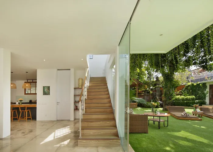 Huge Villa, 7 Bedr Pool Villa, Near & Clubs Villa *