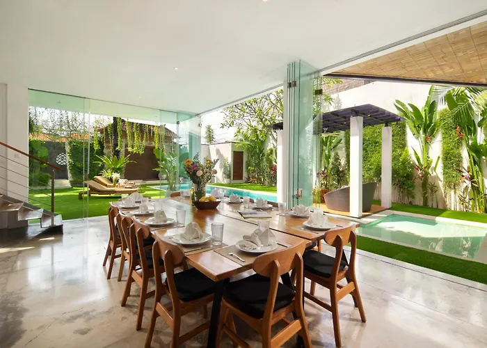 Huge Villa, 7 Bedr Pool Villa, Near & Clubs